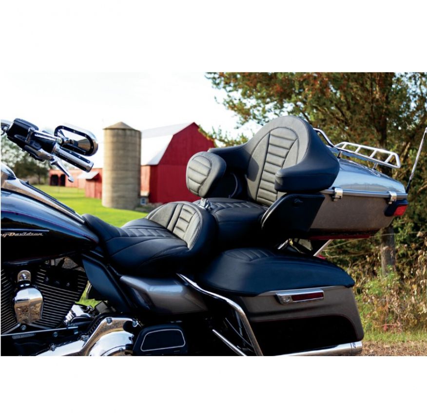 One-Piece Deluxe 2-Up Touring Seat
